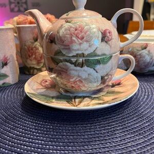 Baum Pink Floral Tea Set With Peony Design